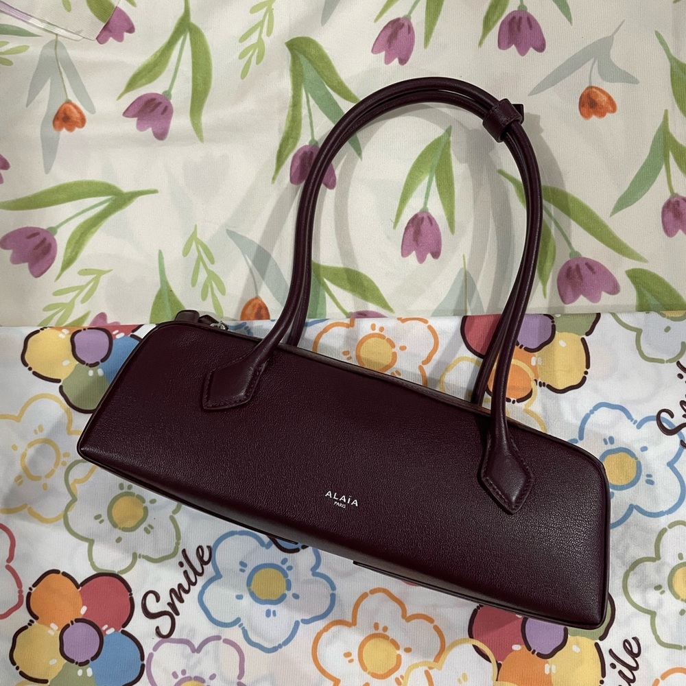 Alaia Wine Leather Shoulder Bag